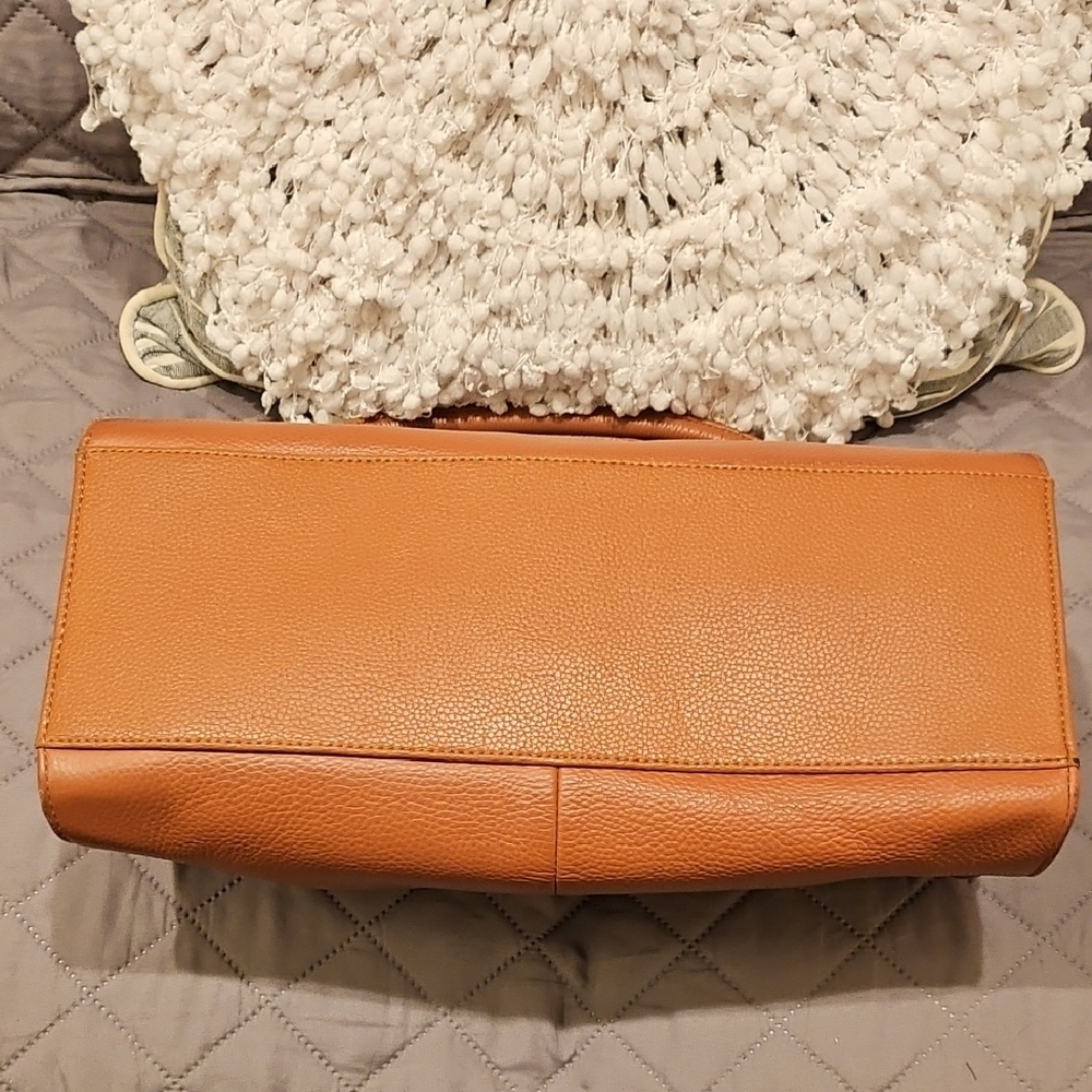 Kattee Tan Leather Satchel with Gold Hardware - Picture 12 of 16